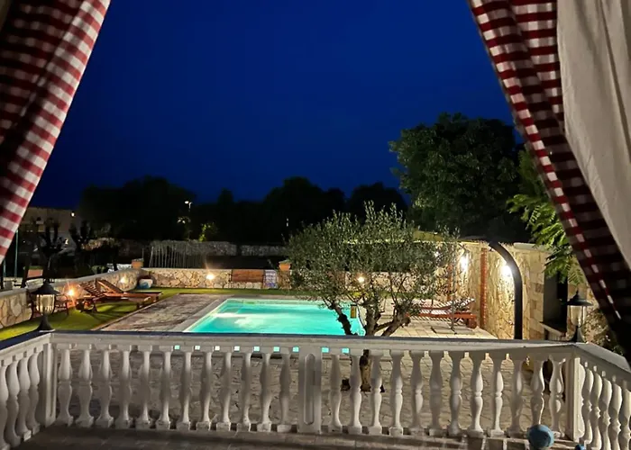 Willa Iva With Pool