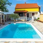 Iva With Pool Βίλα Sukošan