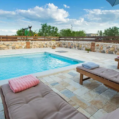 Iva With Pool Sukošan