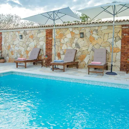 Iva With Pool Villa
