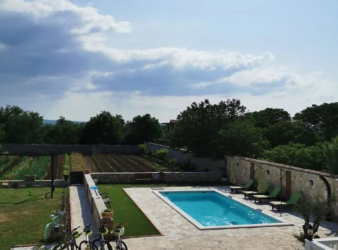 Iva With Pool * Сукошан