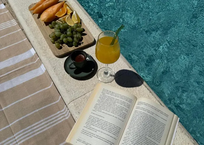 Iva With Pool Villa Sukošan