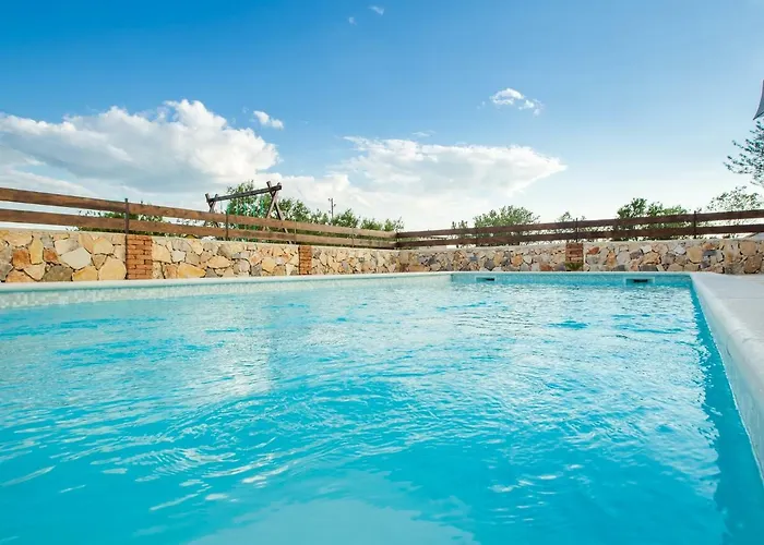 Iva With Pool Villa Sukošan