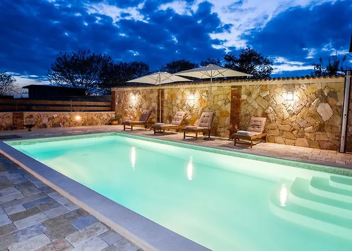 Iva With Pool Villa Sukošan