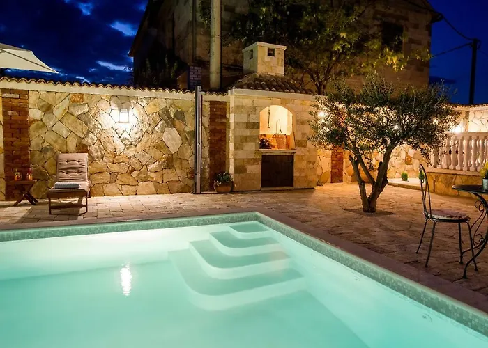 Iva With Pool Villa *