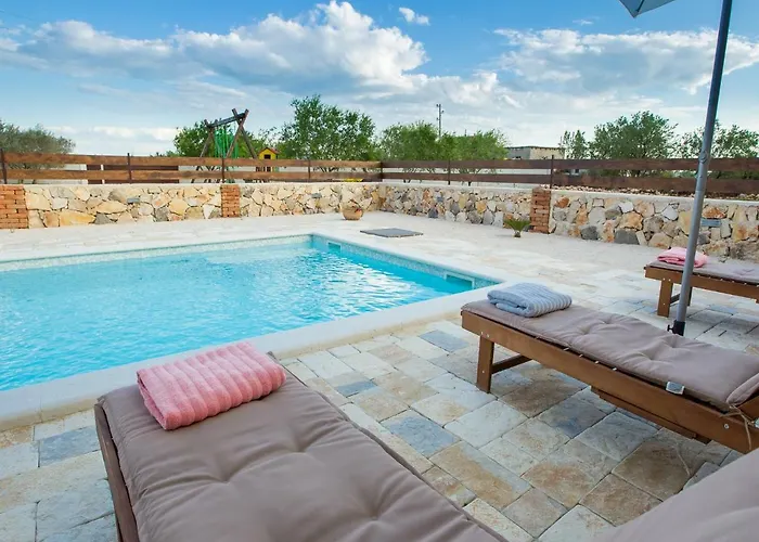 Iva With Pool Sukošan